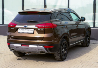 Подержанный автомобиль Geely Atlas 2019 года (5 фото)