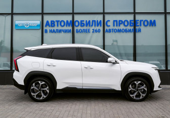 Подержанный автомобиль Geely Atlas 2024 года (6 фото)