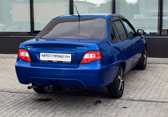 Подержанный автомобиль Daewoo Nexia Sedan 2008 года (5 фото)