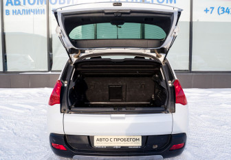 Подержанный автомобиль Peugeot 3008 2012 года (19 фото)