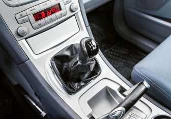 Подержанный автомобиль Ford S-MAX 2008 года (16 фото)