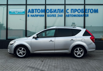 Подержанный автомобиль Kia Ceed Wagon 2010 года (2 фото)