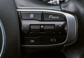 Подержанный автомобиль Kia K5 2021 года (14 фото)