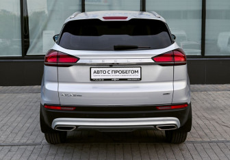 Подержанный автомобиль Geely Atlas Pro 2022 года (4 фото)