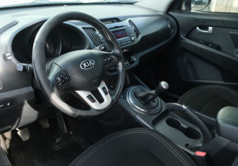 Подержанный автомобиль Kia Sportage 2013 года (9 фото)