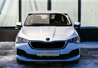 Подержанный автомобиль Skoda Rapid Liftback 2020 года (8 фото)