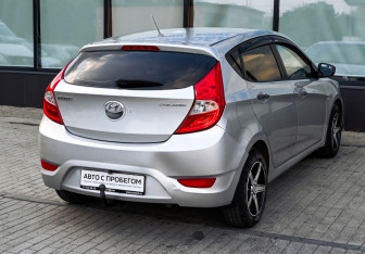 Подержанный автомобиль Hyundai Solaris Hatchback 2012 года (5 фото)