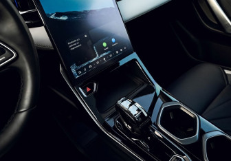 Подержанный автомобиль Geely Atlas 2024 года (11 фото)