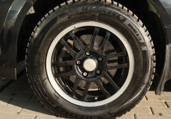 Подержанный автомобиль Opel Astra Sedan 2011 года (19 фото)