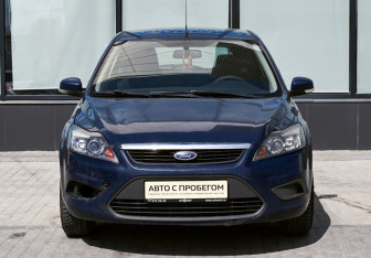 Подержанный автомобиль Ford Focus Hatchback 2010 года (8 фото)