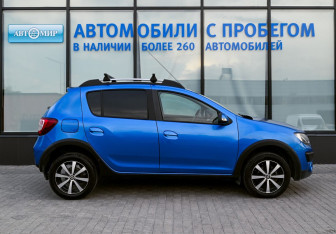 Подержанный автомобиль Renault Sandero 2017 года (6 фото)