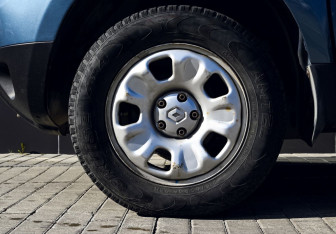 Подержанный автомобиль Renault Duster 2014 года (19 фото)
