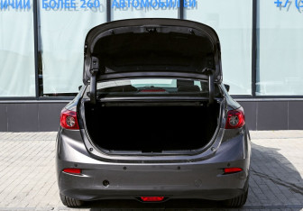 Подержанный автомобиль Mazda 3 Sedan 2017 года (19 фото)