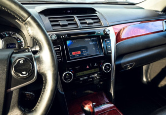 Подержанный автомобиль Toyota Camry Sedan 2013 года (11 фото)