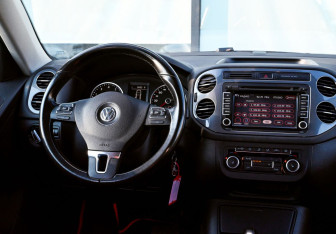 Подержанный автомобиль Volkswagen Tiguan 2011 года (18 фото)