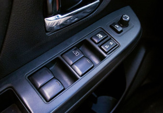 Подержанный автомобиль Subaru XV 2014 года (14 фото)