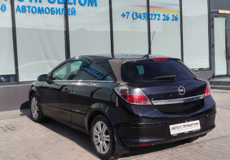 Подержанный автомобиль Opel Astra Hatchback 2008 года (3 фото)