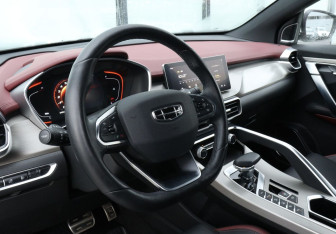 Подержанный автомобиль Geely Coolray 2023 года (9 фото)