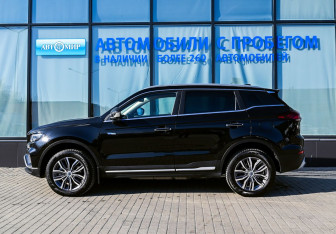 Подержанный автомобиль Geely Atlas Pro 2023 года (2 фото)