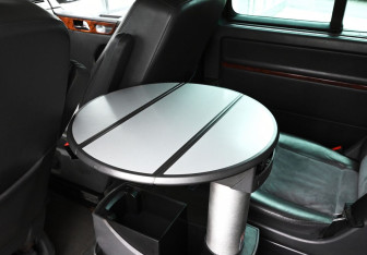 Подержанный автомобиль Volkswagen Multivan 2008 года (17 фото)