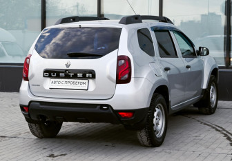 Подержанный автомобиль Renault Duster 2018 года (5 фото)