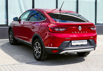 Подержанный автомобиль Renault Arkana 2019 года (3 фото)