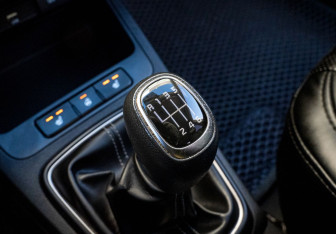 Подержанный автомобиль Kia Rio Sedan 2020 года (16 фото)