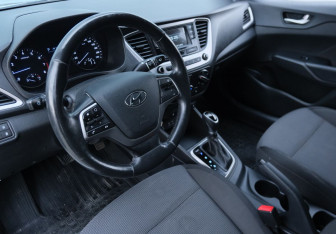 Подержанный автомобиль Hyundai Solaris Sedan 2018 года (9 фото)