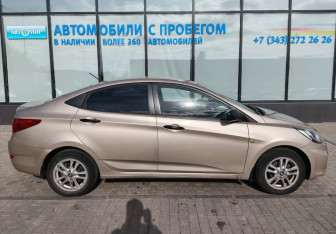 Подержанный автомобиль Hyundai Solaris Sedan 2011 года (6 фото)