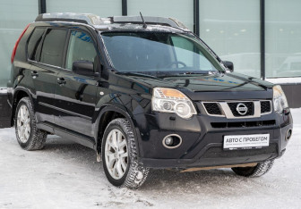 Подержанный автомобиль Nissan X-Trail 2013 года (7 фото)