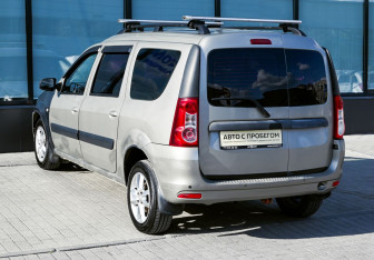 Подержанный автомобиль LADA (ВАЗ) Largus Wagon 2013 года (3 фото)