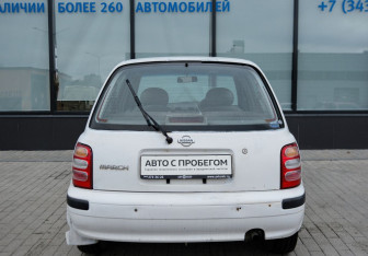 Подержанный автомобиль Nissan March Hatchback 2001 года (4 фото)
