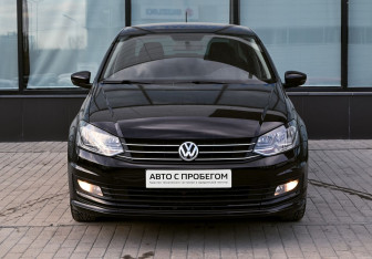 Подержанный автомобиль Volkswagen Polo Sedan 2019 года (8 фото)