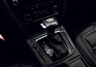 Подержанный автомобиль Skoda Superb Liftback 2012 года (13 фото)