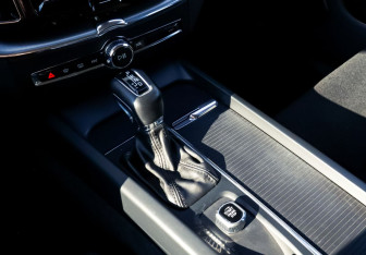 Подержанный автомобиль Volvo XC60 2018 года (15 фото)