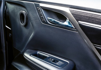 Подержанный автомобиль Lexus RX 2019 года (36 фото)