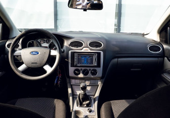Подержанный автомобиль Ford Focus Hatchback 2011 года (16 фото)