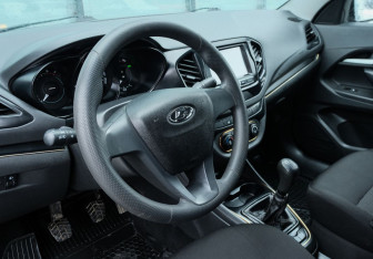 Подержанный автомобиль LADA (ВАЗ) Vesta Sedan 2016 года (9 фото)