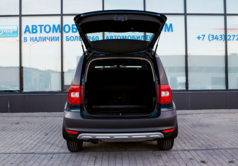 Подержанный автомобиль Skoda Yeti 2011 года (18 фото)