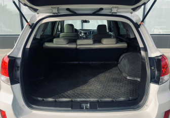 Подержанный автомобиль Subaru Outback Wagon 2011 года (16 фото)