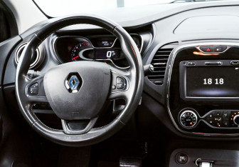 Подержанный автомобиль Renault Kaptur 2019 года (19 фото)