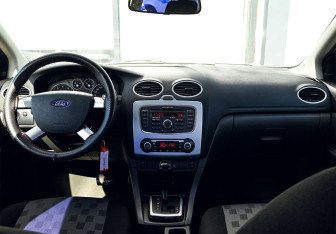 Подержанный автомобиль Ford Focus Sedan 2007 года (18 фото)