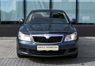 Подержанный автомобиль Skoda Octavia Liftback 2010 года (8 фото)