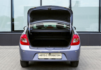 Подержанный автомобиль Renault Symbol 2008 года (19 фото)