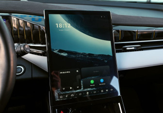 Подержанный автомобиль Geely Atlas 2024 года (15 фото)