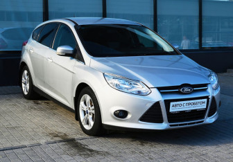 Подержанный автомобиль Ford Focus Hatchback 2011 года (7 фото)