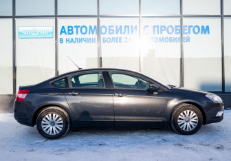 Подержанный автомобиль Citroen C5 Sedan 2009 года (6 фото)