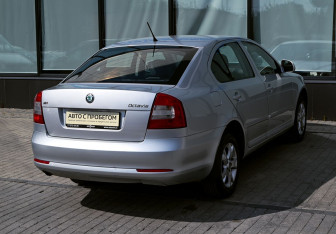 Подержанный автомобиль Skoda Octavia Liftback 2012 года (5 фото)