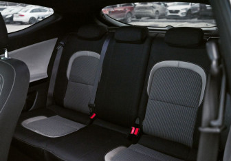 Подержанный автомобиль Kia Ceed Hatchback 2013 года (17 фото)