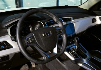 Подержанный автомобиль Geely Atlas 2021 года (10 фото)